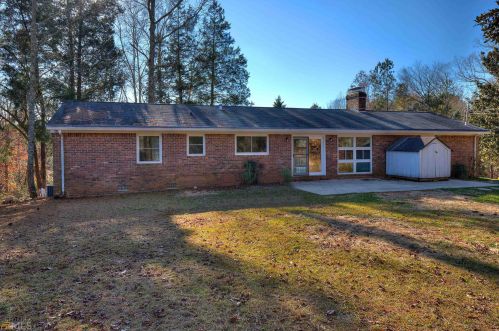 726 Meadowbrook Rd, Carrollton, GA 30117-9418
