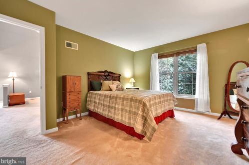 15 Leeds Ct, Lancaster PA  17602-4676 exterior