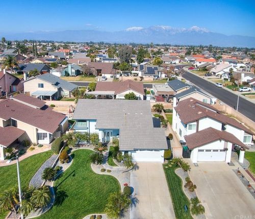 6564 Hayes Ct, Chino, CA 91710-3837