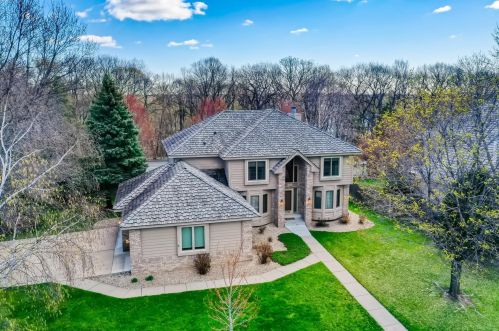 3110 Pineview Ln, Minneapolis, MN 55441-2863
