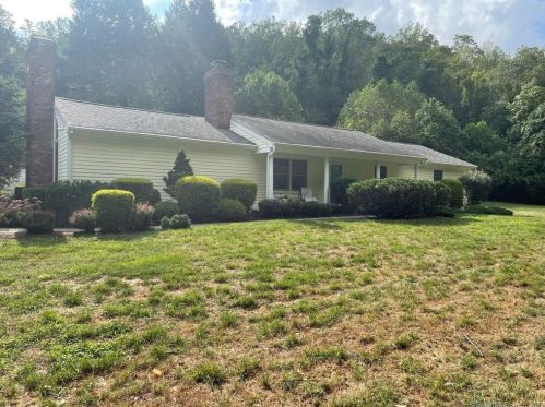 42 Scribner Hill Rd, Wilton CT  06897-2221 exterior