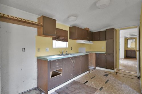 17097 Vly Ln, Conroe TX  77306-8646 exterior