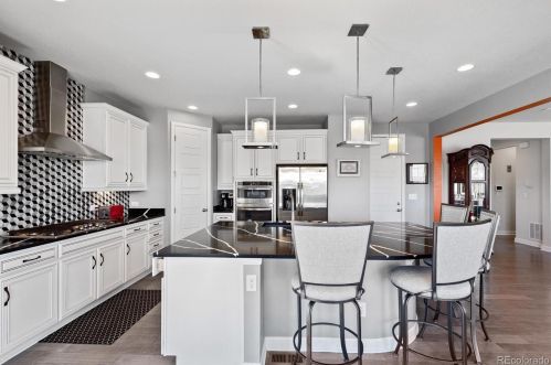 7370 Old Hammer Way, Aurora CO  80016-6115 exterior