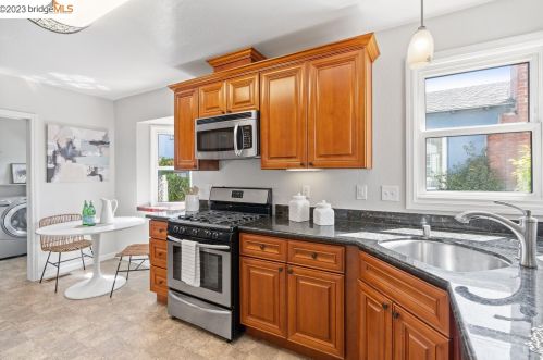 116 Estabrook St, San Leandro, CA 94577-5910