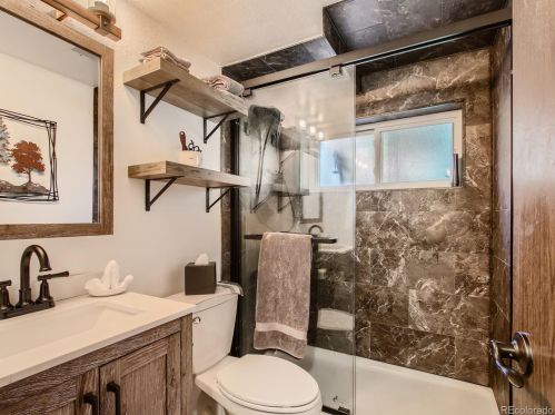 18179 60 Ave, Denver CO 80403-1050 exterior