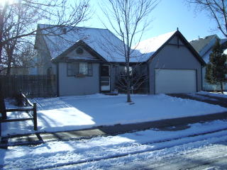 17614 Temple Dr, Denver, CO 80015-2712