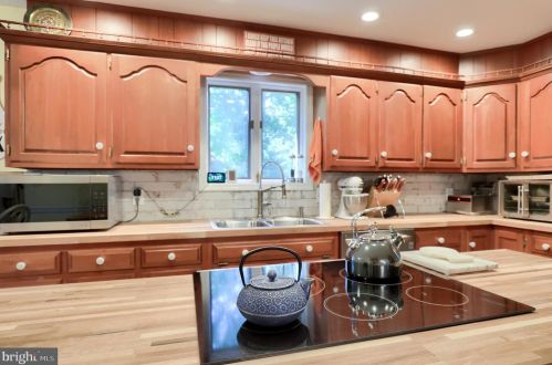 131 Bentley Ln, Lancaster PA  17603-6203 exterior