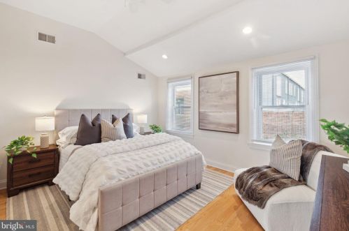 546 Manton St, Philadelphia PA 19147-5118 exterior