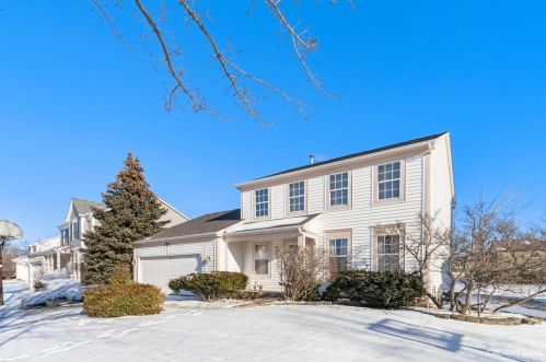 1081 Brighton Dr, Carol Stream, IL 60188-4327