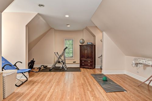 102 Ambriance Dr, Willowbrook IL  60527-0801 exterior