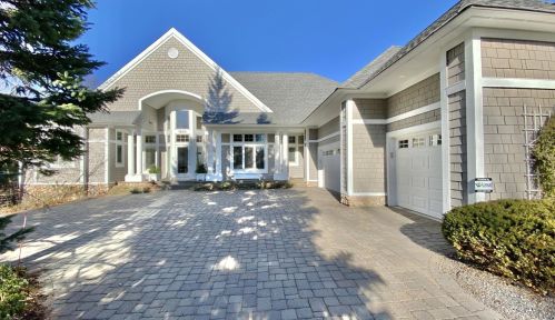 7630 Bay Dr, Minneapolis, MN 55438-2900
