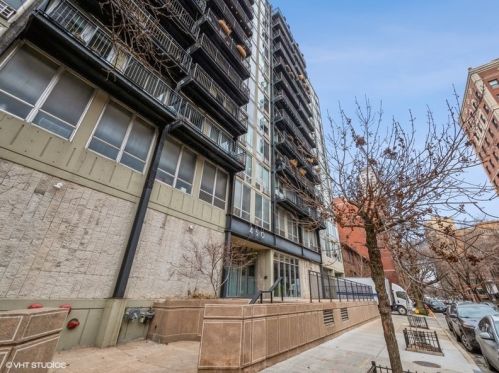 450 Briar Pl, Chicago, IL 60657-4737