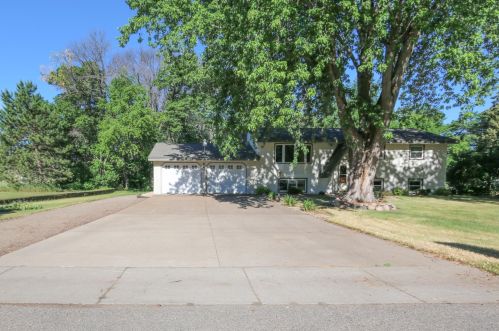 21408 Volga St, Columbus, MN 55092