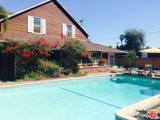 2402 Shenandoah St, Los Angeles CA  90034-2042 exterior