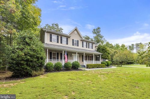 2177 Towles Rd, Midland, VA 22728-9615