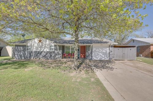 4605 Norris Valley Dr, Fort Worth TX  76135-1913 exterior