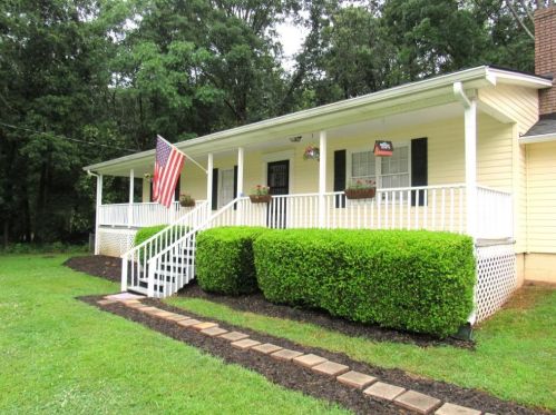 74 Stapler Dr, Nicholson, GA 30565-2017