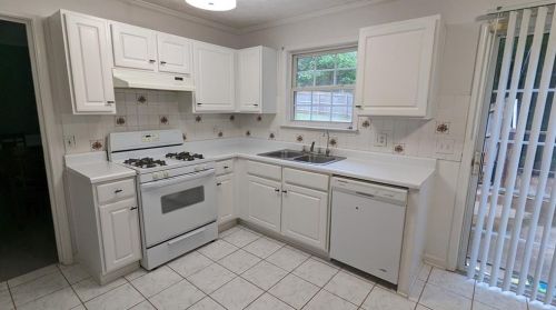 1001 River Plantation Dr, Holly Springs GA  30188-2394 exterior
