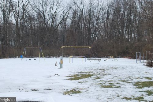 38 Hathaway Dr, Carlisle PA 17015-8892 exterior