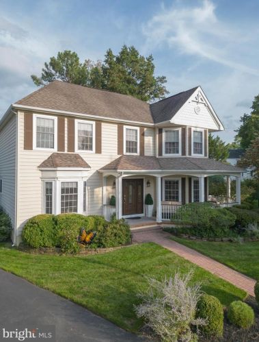 21 Emily Pl, Trenton, NJ 08690-1400