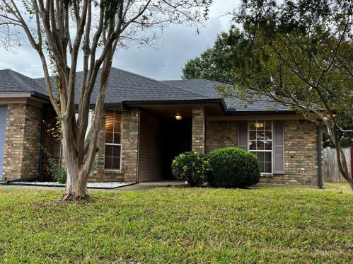 20 Connecticut Ave, Midlothian TX  76065-6744 exterior