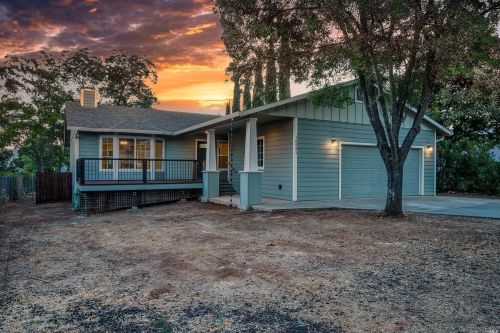 16951 Greenridge Rd, Middletown, CA 95467-8259