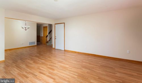 1 Boleyn Ct, Trenton NJ exterior