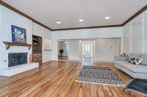 6315 Brook Lake Dr, Dallas TX  75248-3956 exterior