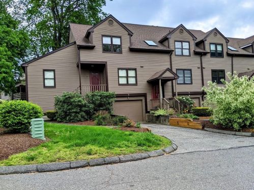 3 Rolling Ridge Rd, Upper Stepney, CT 06468-2660