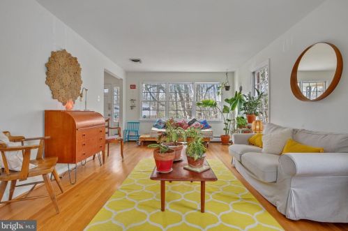 900 Balmoral Dr, Silver Spring MD  20903-1301 exterior