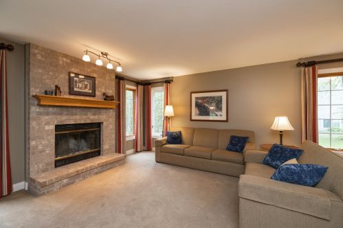 12566 Dover Dr, Saint Paul MN  55124-5238 exterior