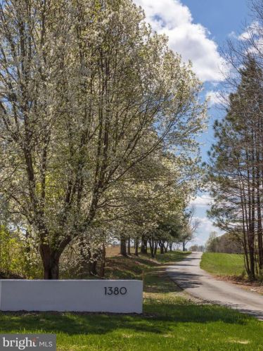 1380 Edge Hill Rd, Farnham, VA 22460-2115