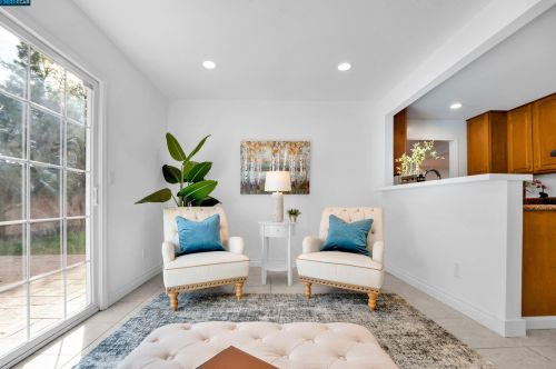 215 Cleopatra Dr, Concord CA  94523-3411 exterior