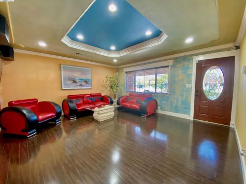 948 Collins Ct, Hayward, CA 94544-5706