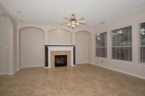 27 Twinvale Loop, Conroe TX  77384-5085 exterior
