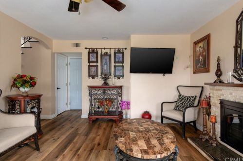 8450 Tamarind Ln, Riverside CA  92509-5180 exterior