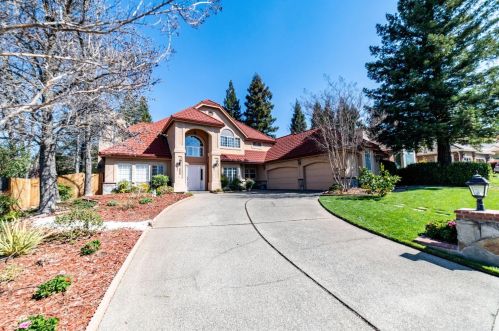 224 American River Canyon Dr, Folsom, CA 95630-7409