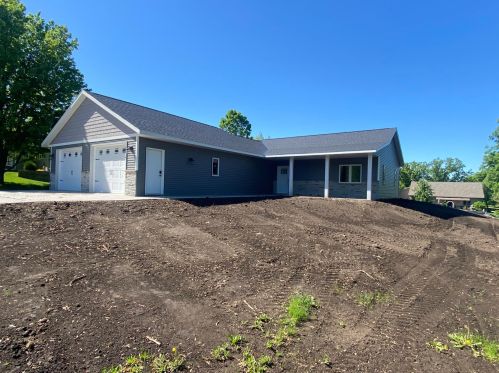 1814 4th St, Sauk Centre, MN 56378-1932
