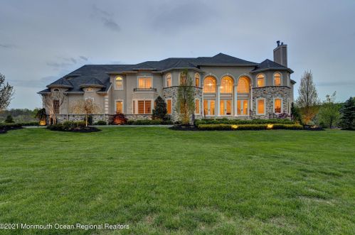 4 Palmetto Ct, Holmdel Village, NJ 07733-2819