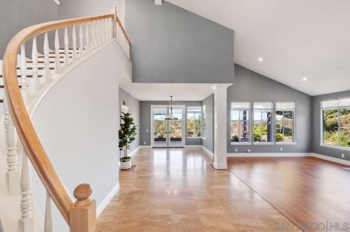 1597 Parkview Dr, Vista CA  92081-8750 exterior