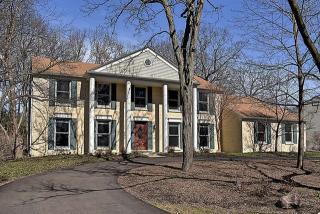 30 Regent Ln, Half Day, IL 60069-3333