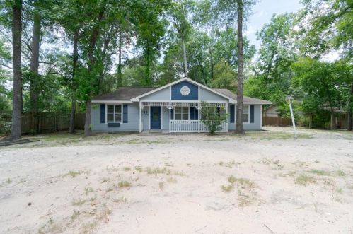 15 Robinhood Dr, Conroe TX  77301-1665 exterior