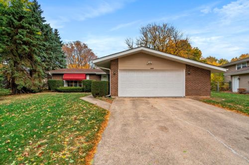 3505 Castle Ct, Joliet, IL 60431-1522