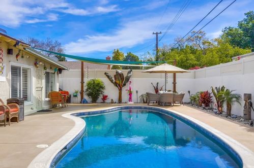 305 Kenmore St, Anaheim CA  92804-2114 exterior