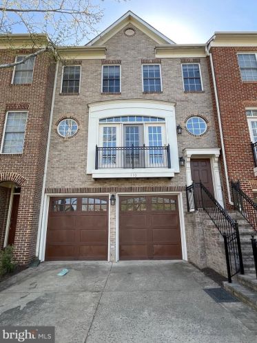 110 Herndon Mill Cir, Herndon VA  20170-4478 exterior