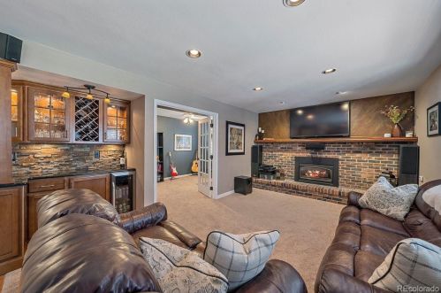 6163 Mineral Dr, Englewood CO 80112-3306 exterior