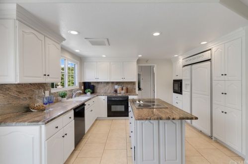 2929 Hempstead Rd, Anaheim CA  92806-4008 exterior