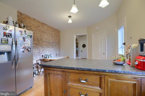 433 Walnut St, Lancaster PA  17603-3362 exterior