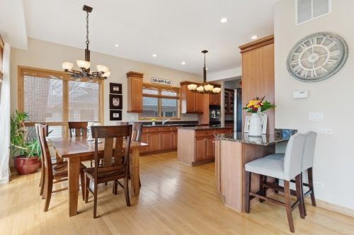 330 Sumac Rd, Highland Park, IL 60035-4444