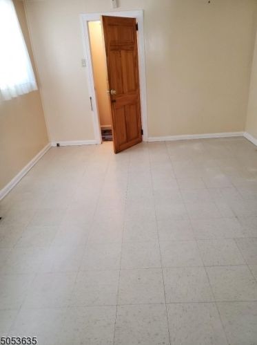 436 Riverview Dr, Paterson NJ  07512-2324 exterior